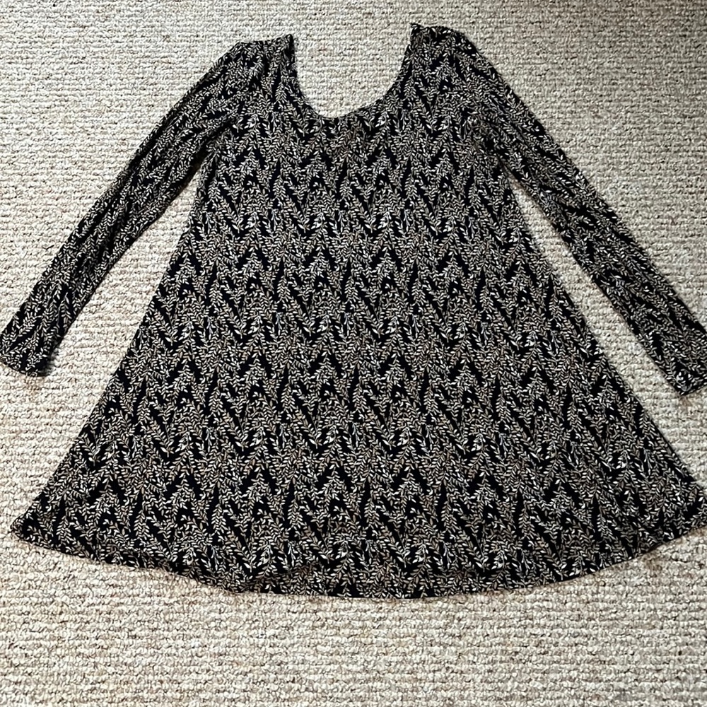 Forever 21 long sleeve leaf print dress size M